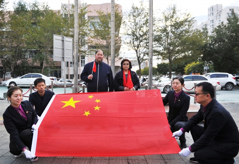 集团公司开展“同抒爱国情•共筑中国梦”“12371主题党日”实践活动